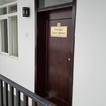 The Grand Royal Luxury Apartment Nuwara Eliya Buitenkant foto